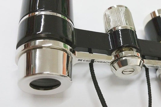 Gemelos SCALA Eschenbach, ideales para teatro y ópera, con lentes de alta calidad y diseño compacto.