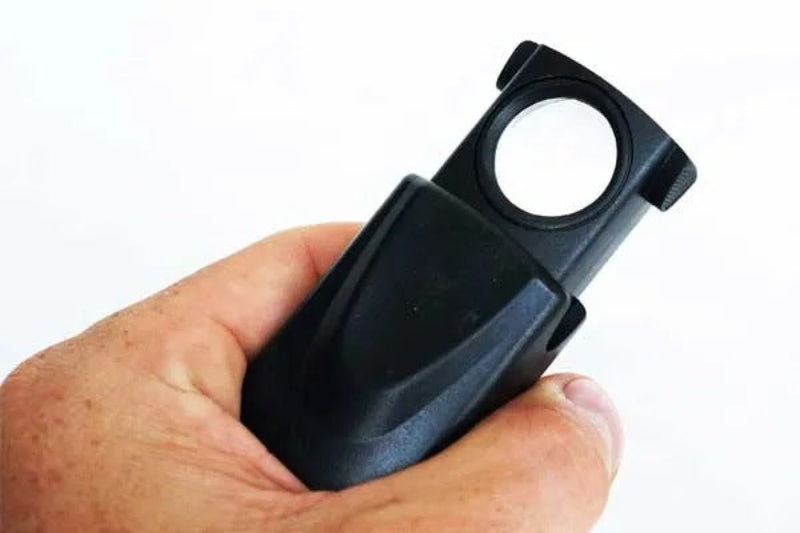 Lupa retráctil 20X Leuchtturm con luz LED, ideal para trabajos minuciosos en Madrid.