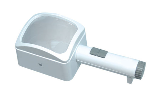 Lupa de pie con luz LED y lente asférica, perfecta para tareas de precisión en Madrid.