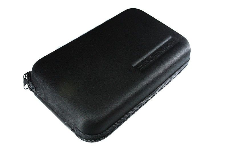 Lupa electrónica de pantalla amplia y fácil manejo, ideal para personas mayores con dificultad visual.