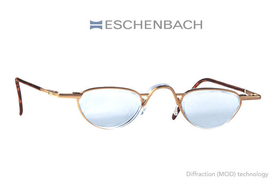 Gafa prismática Eschenbach en Madrid, ideal para personas con degeneración macular.