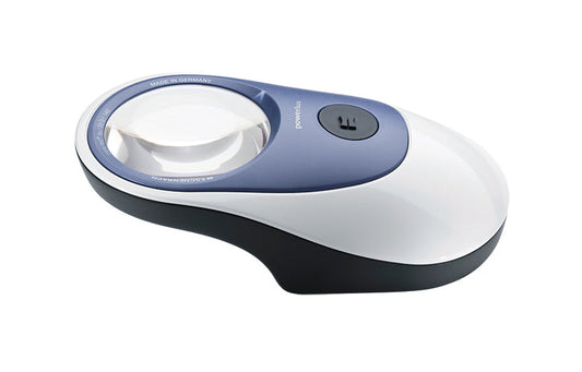 Fotografía de la lupa Powerlux Eschenbach con iluminación LED, perfecta para ampliar textos con claridad en Madrid