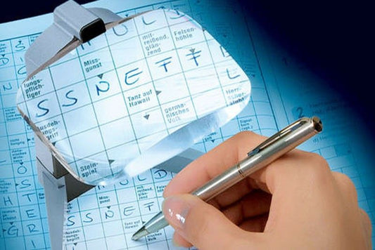 Lupa Scribolux 2.8X de Eschenbach ideal para lectura cómoda con iluminación en Madrid.