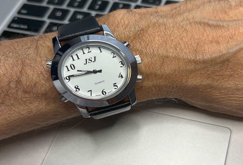 Reloj Cromax con voz, ideal para baja visión, disponible en Madrid.