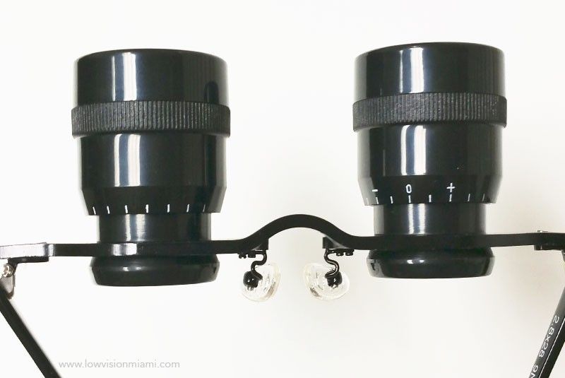 Telescopio binocular profesional para largas distancias.
