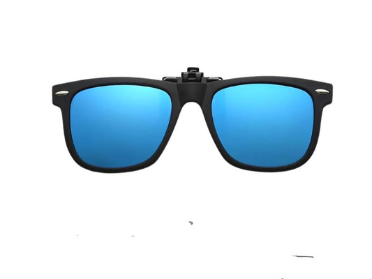 Clip-on espejado azul para gafas, ligero y con protección UV, ideal para actividades al aire libre.