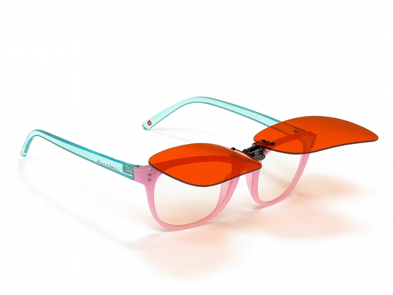 Filtro clip-on color naranja para mejorar el contraste y proteger la visión.