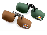 Clip-on polarizado ideal para conducción y uso exterior, con protección antirreflejo.