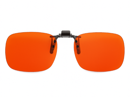 Lente clip-on con filtro F550 que mejora el contraste y reduce la fatiga visual.