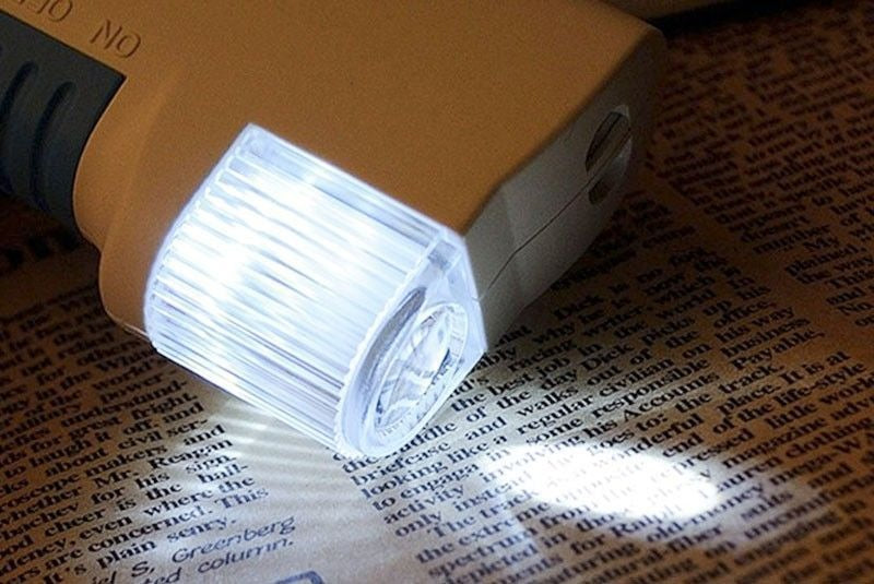 Lupa de aumento 12X con LED, opción asequible en Madrid








