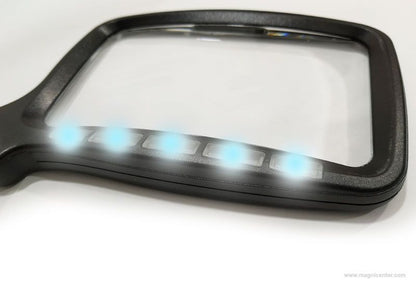 Lupa compacta de mano con aumento 2X y 5 luces LED, ideal para lecturas detalladas y trabajos de precisión.