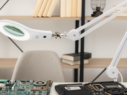 Lámpara lupa con brazo articulado y 56 LED SMD para uso profesional.