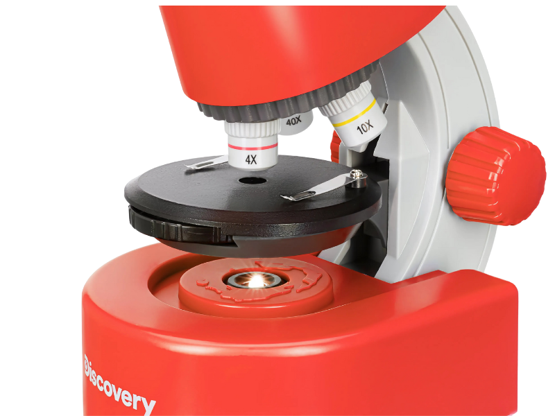 Microscopio biológico básico ideal para estudiantes en Madrid, fácil de usar y de excelente calidad.