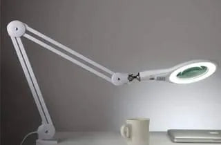 Flexo de escritorio con lente de 5 dioptrías y luz LED