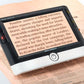 Lupa electrónica Eschenbach de 7 pulgadas con diseño ergonómico y calidad de imagen superior para usuarios exigentes.