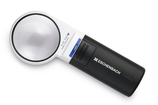 Lupa Eschenbach Mobilux LED con aumento de 3.5x, ideal para lectura en Madrid.