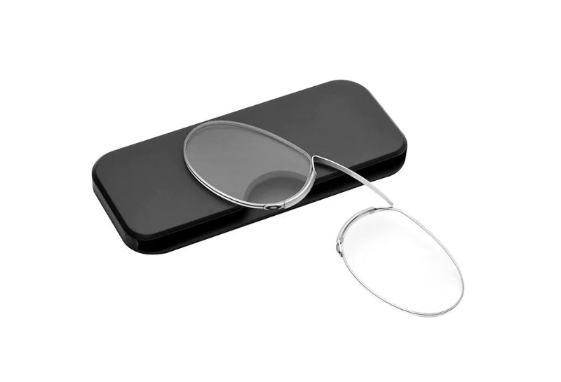 Vista lateral de mini gafas sin patillas tipo Quevedo para lectura en Madrid